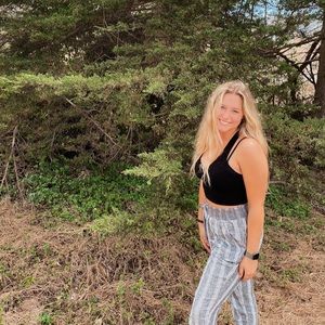 Meet your Posher, Megan